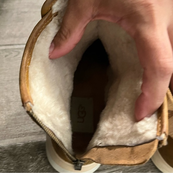 UGG WOMEN CHESTNUT SUEDE LAURELLE SHERPA LINED ANKLE BOOT UGG BOOTS SIZE 9 - Picture 6 of 8